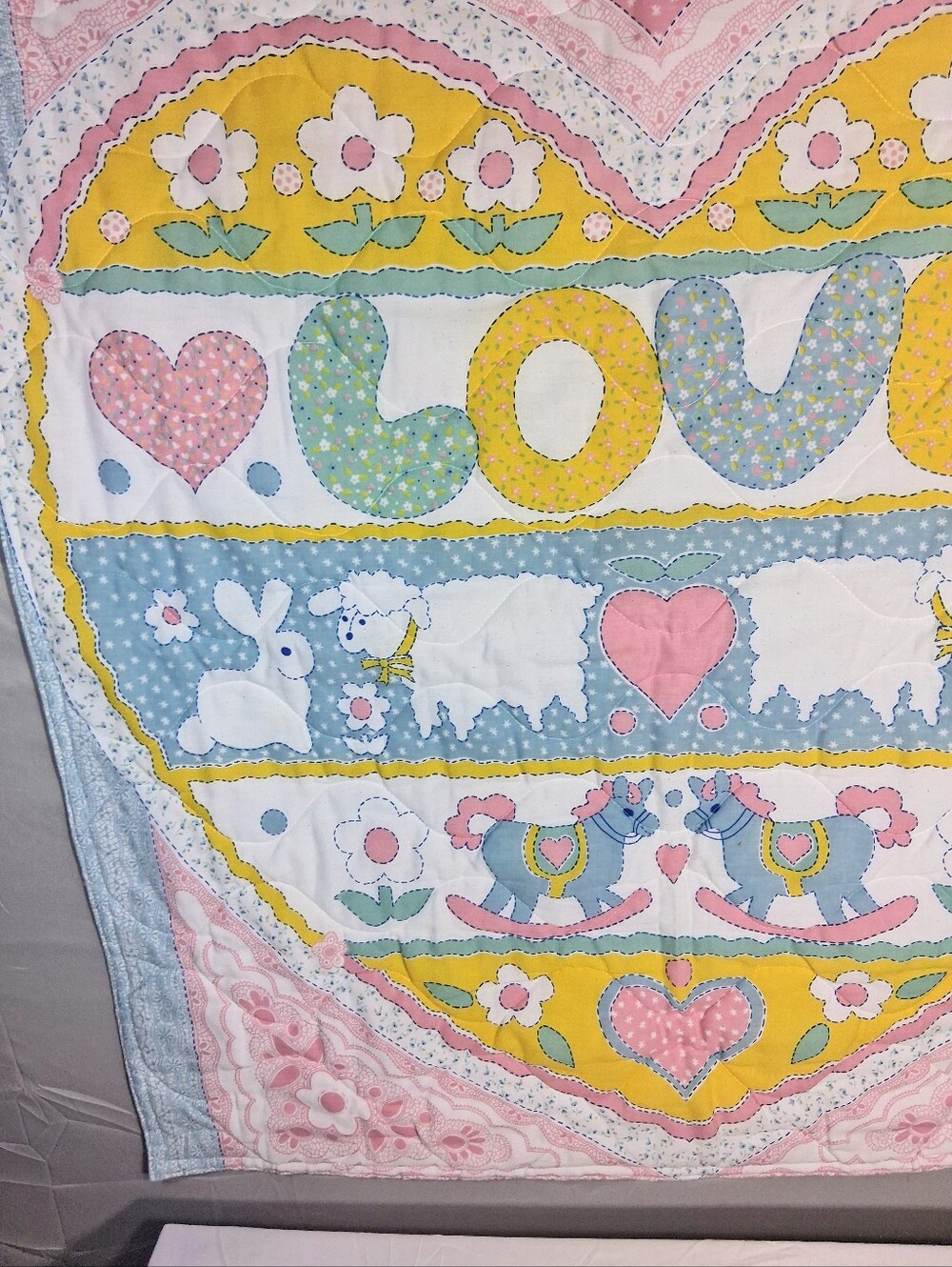 Cute 1980's Vintage 36" X 33" Pastel "Love" Applique Style Crib/Stroller Quilt - Picture 6 of 11